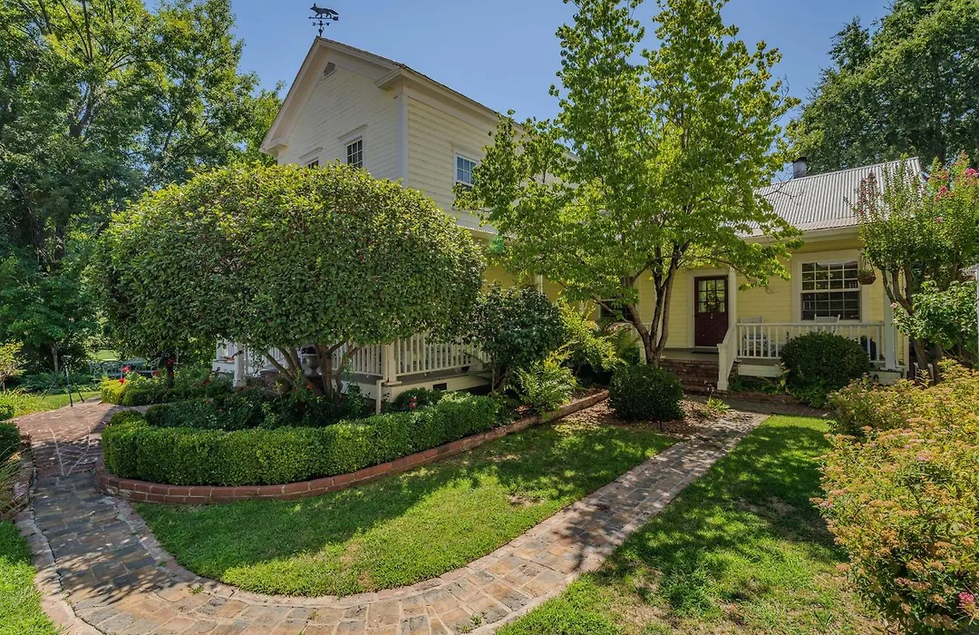 Brinnwood Bed & Breakfast-1