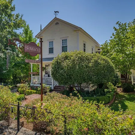 Brinnwood Bed & Breakfast-3