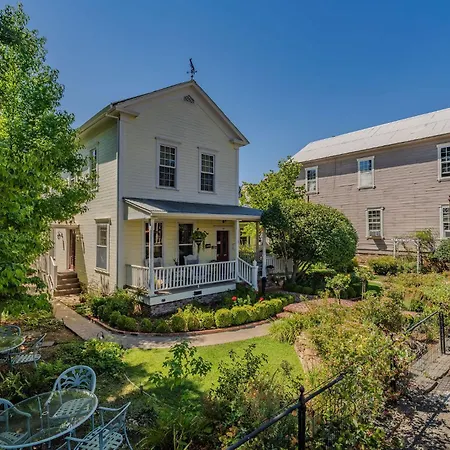 Brinnwood Bed & Breakfast-2